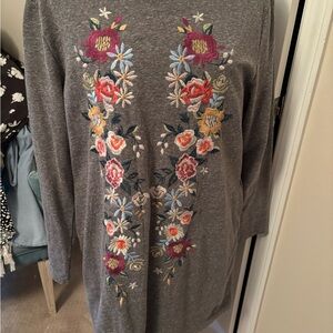 Umgee Gray Top with Embroidered Floral Panel